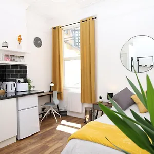 Big Value Bedsit - By Promise Apartment Cardiff